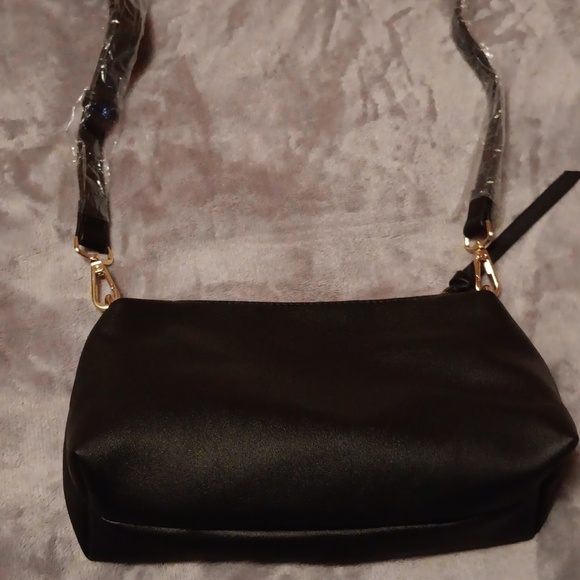 Steve Madden Black Crossbody Purse - Picture 4 of 10